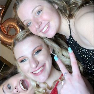 Meet your Posher, Julia